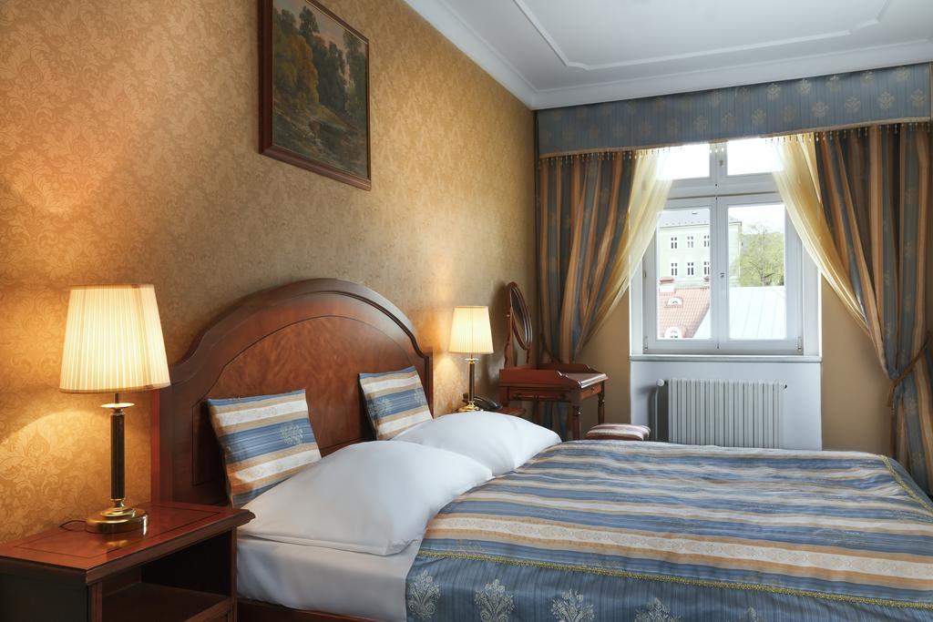 Hotel Ostende Karlsbad Buitenkant foto