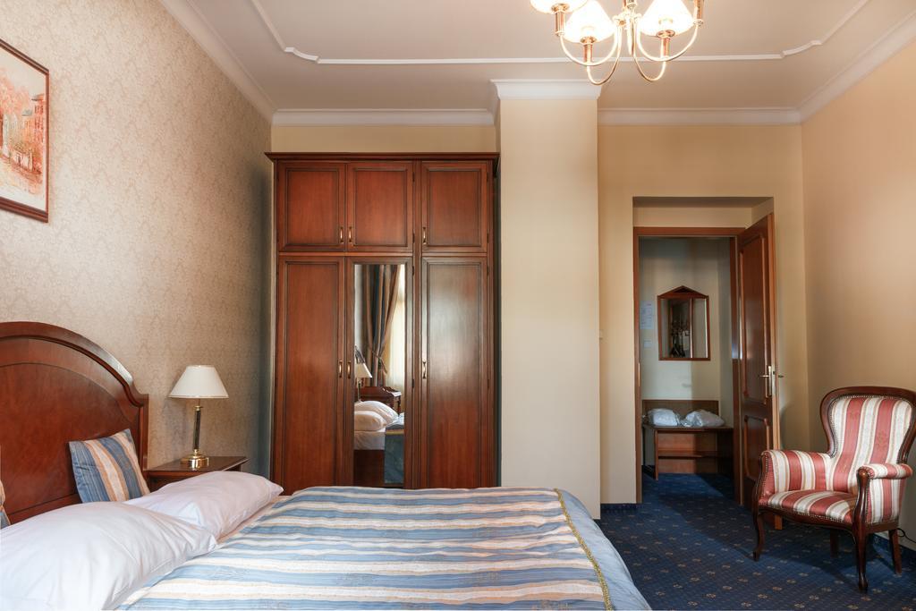 Hotel Ostende Karlsbad Buitenkant foto